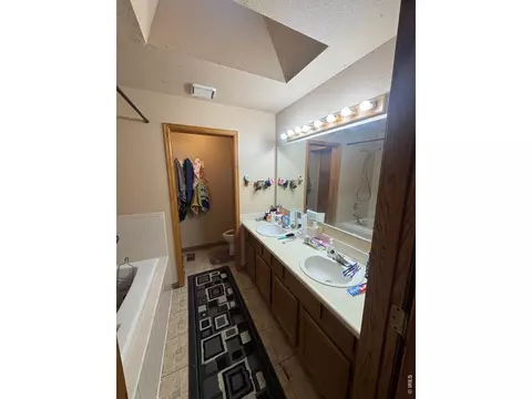 Bath - 1326 16th Ave, Greeley, CO 80631 photo 1 of 2