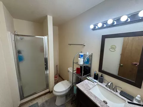 Bath - 1326 16th Ave, Greeley, CO 80631 photo 2 of 2