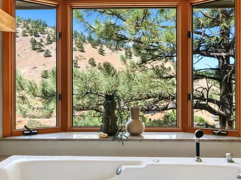 Bath - 36 Ridge Dr, Boulder, CO 80304 photo 7 of 9