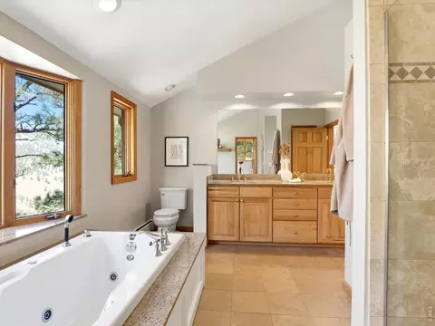 Bath - 36 Ridge Dr, Boulder, CO 80304 photo 5 of 9