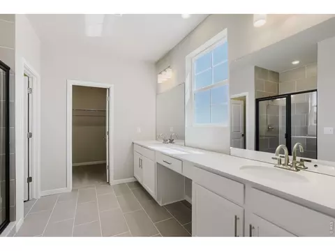 Bath - 295 Sugar Beet Ln, Berthoud, CO 80513 photo 1 of 3