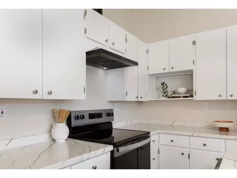 Kitchen - 465 Deer Ln, Lyons, CO 80540 photo 3 of 5
