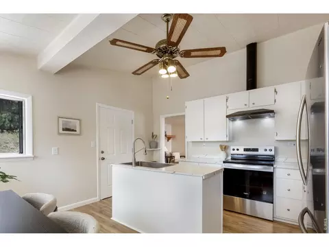 Kitchen - 465 Deer Ln, Lyons, CO 80540 photo 4 of 5