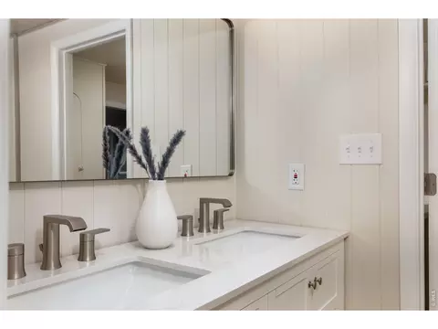 Bath - 465 Deer Ln, Lyons, CO 80540 photo 2 of 3