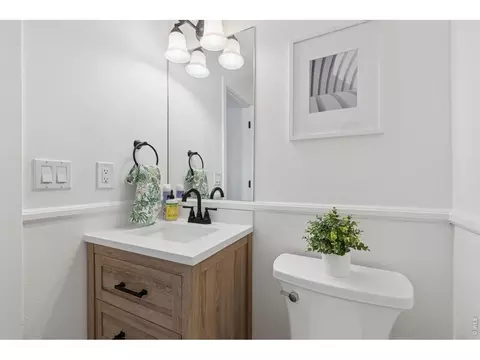 Bath - 3969 Bosque Ct, Boulder, CO 80301 photo 2 of 3