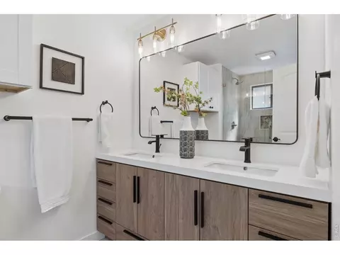 Bath - 3969 Bosque Ct, Boulder, CO 80301 photo 1 of 3