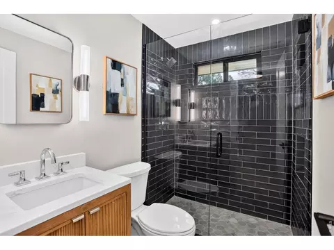 Bath - 3310 Heidelberg Dr, Boulder, CO 80305 photo 3 of 3