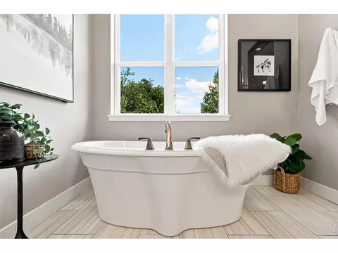 Bath - 1265 Sumac Ave, Boulder, CO 80304 photo 2 of 4