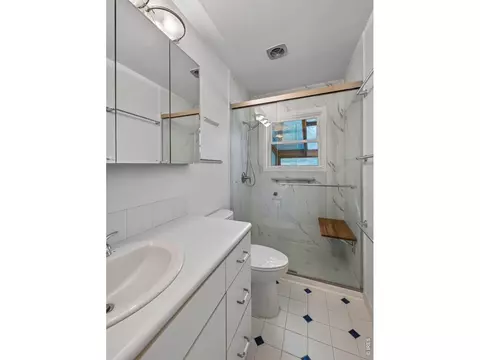 Bath - 3027 11th St, Boulder, CO 80304 photo 1 of 1