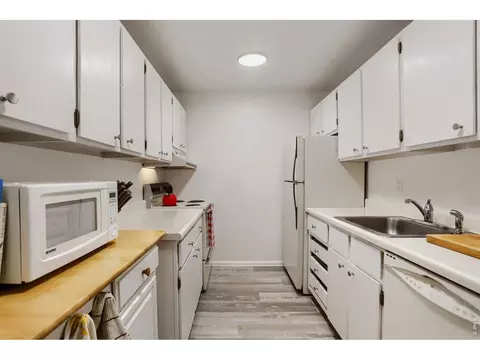 Kitchen - 500 Mohawk Dr #202, Boulder, CO 80303 photo 1 of 2