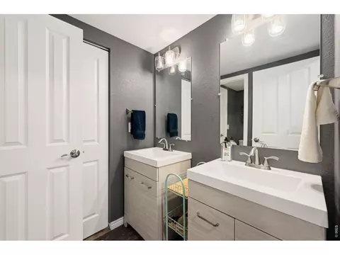 Bath - 405 Raymond Ct, Lyons, CO 80540 photo 4 of 4