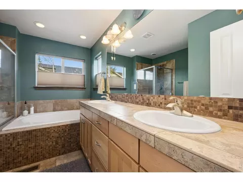 Bath - 405 Raymond Ct, Lyons, CO 80540 photo 3 of 4