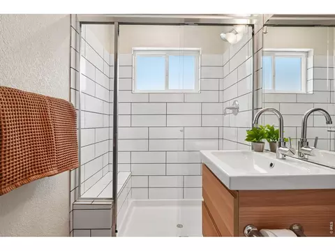 Bath - 1552 Oak Ave, Boulder, CO 80304 photo 2 of 3