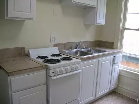 Kitchen - 1012 14th St, Boulder, CO 80302 photo 2 of 3