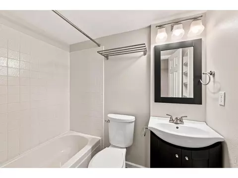 Bath - 2693 Juniper Ave, Boulder, CO 80304 photo 3 of 3