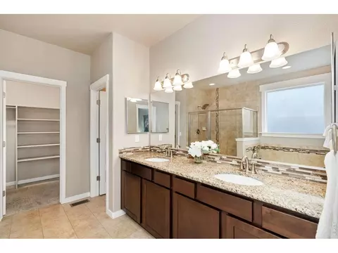 Bath - 1483 Moraine Valley Dr, Severance, CO 80550 photo 2 of 6