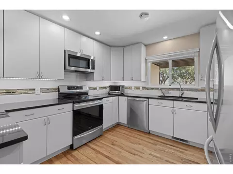 Kitchen - 1415 Bradley Dr, Boulder, CO 80305 photo 3 of 5