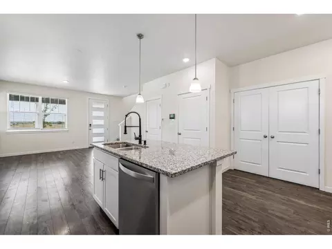 Kitchen - 21891 E 7th Ave, Aurora, CO 80018 photo 5 of 5