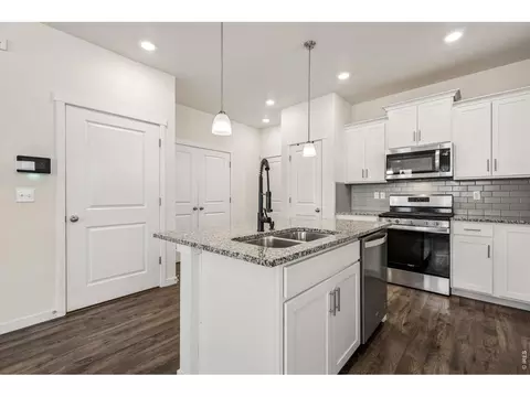 Kitchen - 21891 E 7th Ave, Aurora, CO 80018 photo 2 of 5