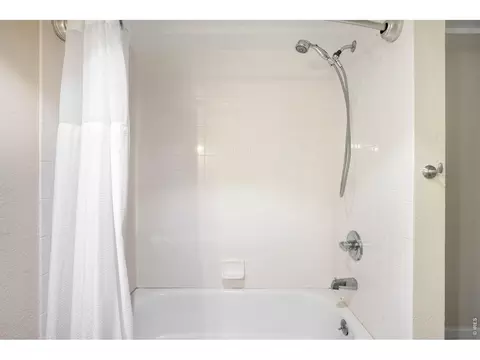 Bath - 4845 Old Post Cir, Boulder, CO 80301 photo 5 of 6