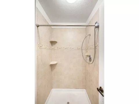 Bath - 4845 Old Post Cir, Boulder, CO 80301 photo 2 of 6