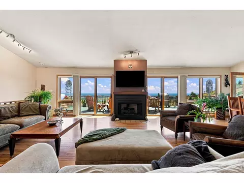 Living - 7372 Olde Stage Rd, Boulder, CO 80302 photo 2 of 5