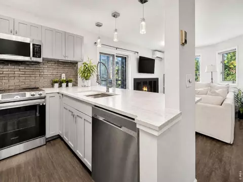Kitchen - 1633 18th St #6, Boulder, CO 80302 photo 3 of 6
