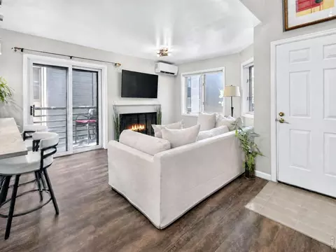 Living - 1633 18th St #6, Boulder, CO 80302 photo 3 of 6
