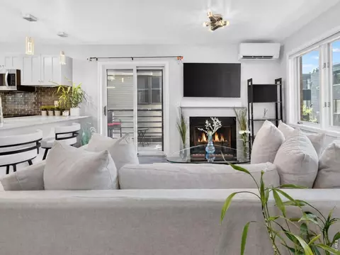 Living - 1633 18th St #6, Boulder, CO 80302 photo 2 of 6