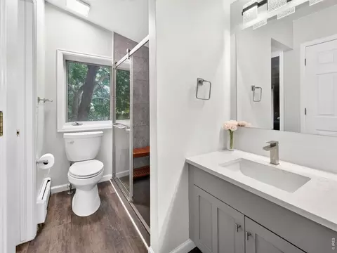 Bath - 1633 18th St #6, Boulder, CO 80302 photo 2 of 3