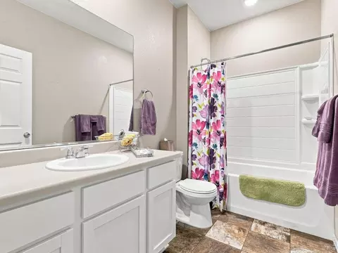 Bath - 904 Charlton Dr, Windsor, CO 80550 photo 3 of 3