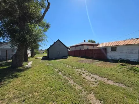 Exterior - 425 N 3rd Ave, Sterling, CO 80751 photo 3 of 3