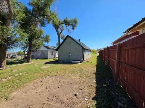 Exterior - 425 N 3rd Ave, Sterling, CO 80751 photo 2 of 3