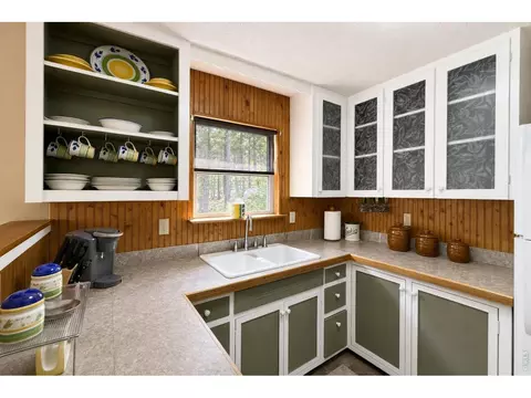 Kitchen - 745 Hickory Dr, Lyons, CO 80540 photo 4 of 4