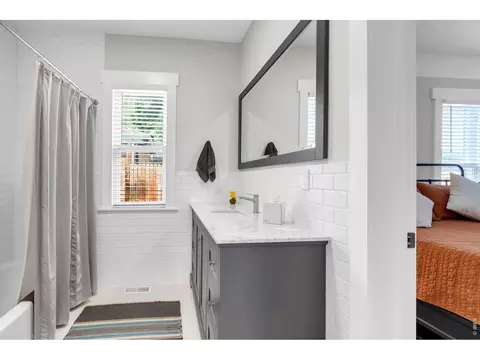 Bath - 624 Maxwell Ave, Boulder, CO 80304 photo 1 of 3