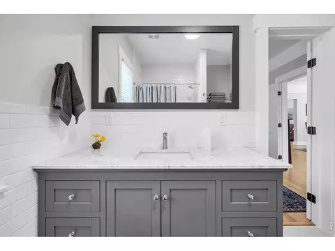 Bath - 624 Maxwell Ave, Boulder, CO 80304 photo 3 of 3