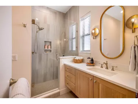 Bath - 32781 Eagleview Dr, Greeley, CO 80631 photo 2 of 8