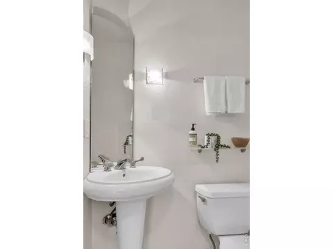 Bath - 790 Poplar Ave, Boulder, CO 80304 photo 2 of 3