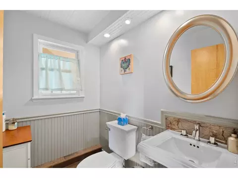 Bath - 526 Brook Rd, Boulder, CO 80302 photo 1 of 3