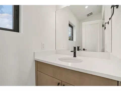 Bath - 1140 Violet Ave, Boulder, CO 80304 photo 4 of 4