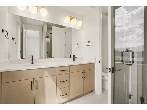 Bath - 1140 Violet Ave, Boulder, CO 80304 photo 2 of 4