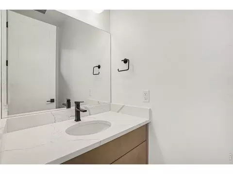 Bath - 1140 Violet Ave, Boulder, CO 80304 photo 1 of 4