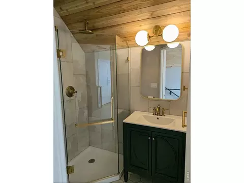 Bath - 548 Mountain Ave, Berthoud, CO 80513 photo 4 of 4