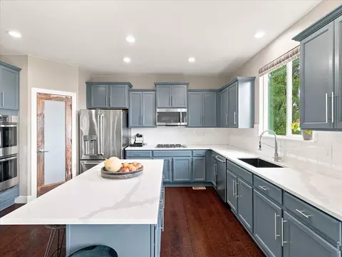 Kitchen - 2245 Stonefish Dr, Windsor, CO 80550 photo 2 of 5