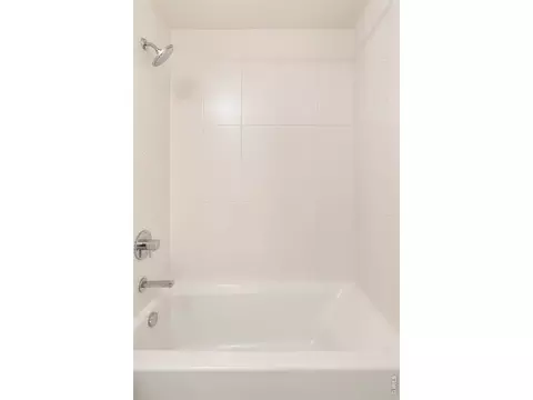 Bath - 370 Arapahoe Ave #C, Boulder, CO 80302 photo 5 of 6