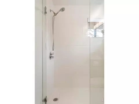 Bath - 370 Arapahoe Ave #C, Boulder, CO 80302 photo 4 of 6