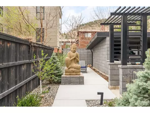 Exterior - 370 Arapahoe Ave #C, Boulder, CO 80302 photo 4 of 8