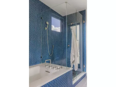 Bath - 3633 Broadway St, Boulder, CO 80304 photo 2 of 2