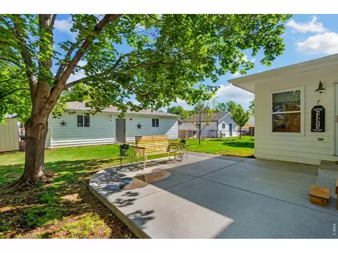 Exterior - 214 E Colorado Ave, Berthoud, CO 80513 photo 4 of 7
