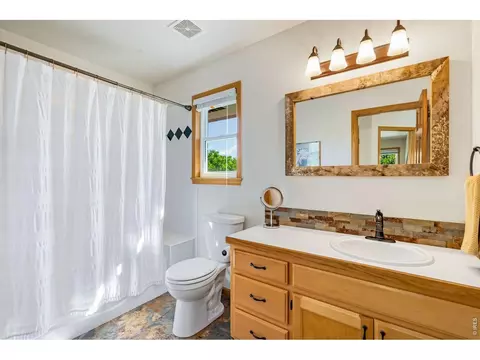 Bath - 214 E Colorado Ave, Berthoud, CO 80513 photo 2 of 3